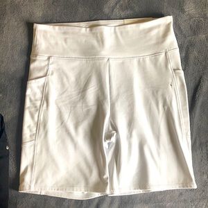 NWT American Eagle White Bike Shorts sz L